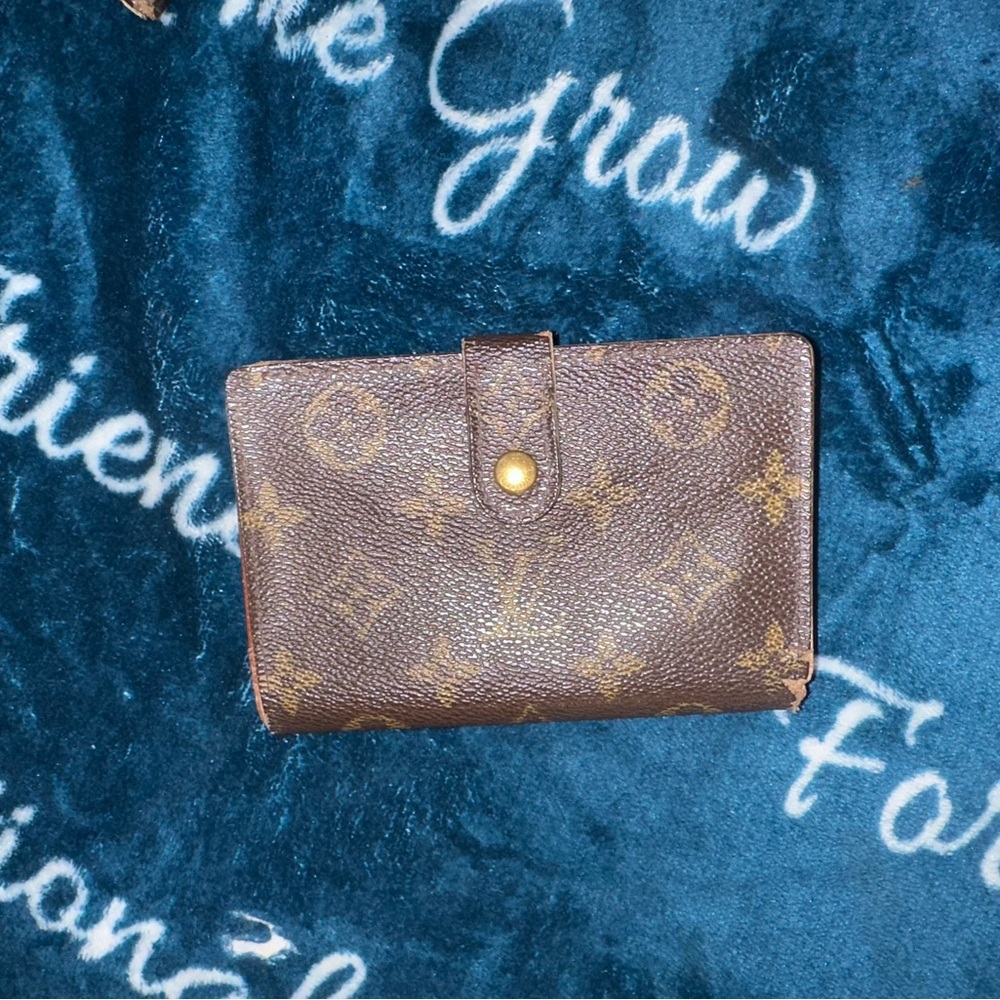 Louis Vuitton kisslock Brown and Gold Monogram Wallet